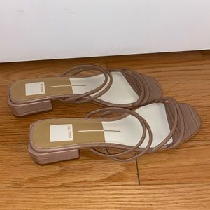 Tan sandals (UNWORN)